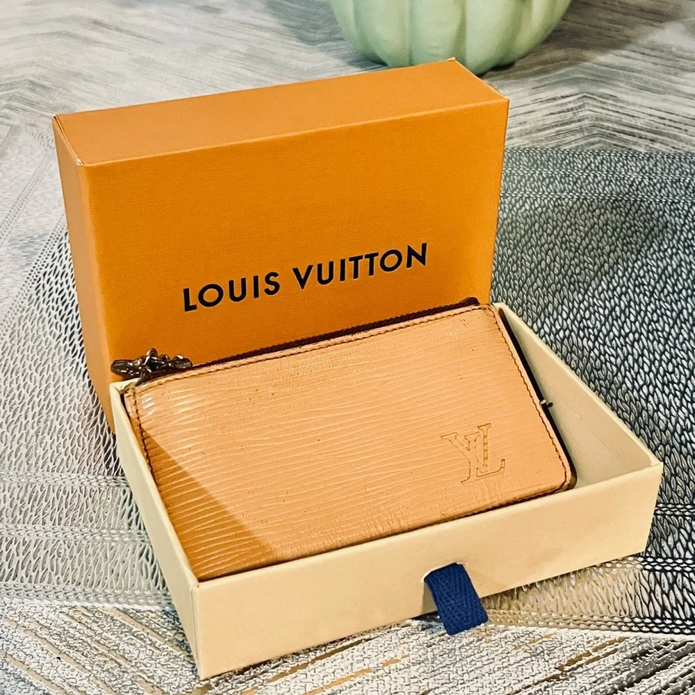 Louis Vuitton epi keychain charm coin wallet/makeup - Picture 7 of 13